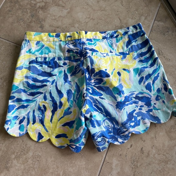 NWT Lilly Pulitzer Buttercup Shorts - Ylang Ylang Love Print, Size 2 - Picture 6 of 8